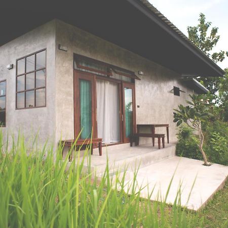 Suan Sook Homestay Чом Тхонг Экстерьер фото
